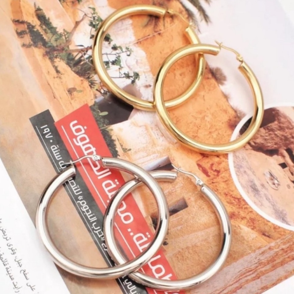 NEW 18K Yellow Gold Round 2” Tube Hoop Earrings - Picture 8 of 8
